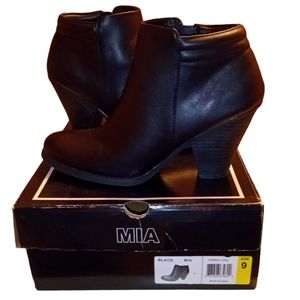 MIA Luce Faux Leather Ankle Stacked Heel  Zip Up Women's Booties, Size: 9, Black